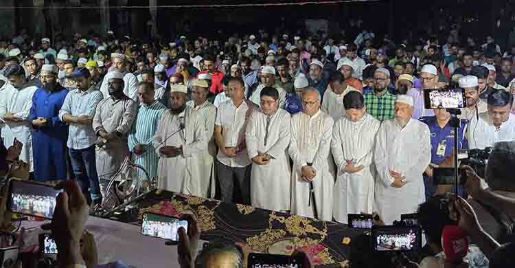 শহীদ বাবা’র পাশেই  চিরনিদ্রায় শায়িত হলেন লামিয়া