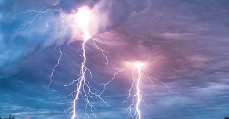 বজ্রপাতে ১০ জেলায় ১৫ জন নিহত