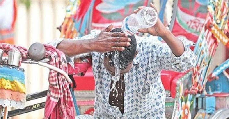 প্রচন্ড তাপদাহে বিপর্যস্ত জনজীবন