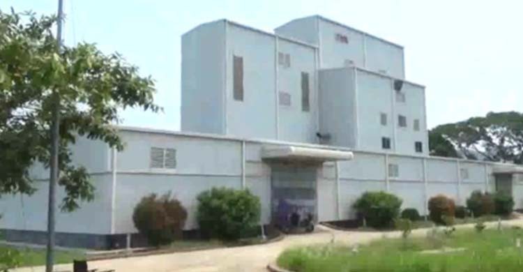 সাভারে সরকারী পশু খাদ্য কারখানায় ডাকাতি