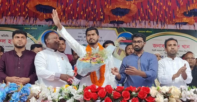 জুলাইয়ের নামে যারা দোকানদারি করে লুটপাট করছে তাদেরকে প্রতিহত করতে হবে: ভিপি নুর