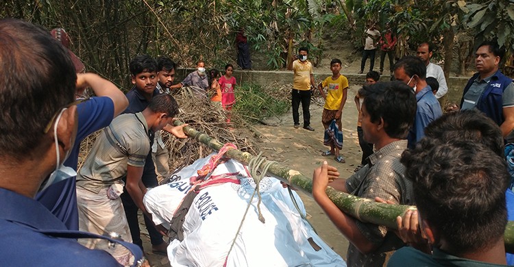টাঙ্গাইলে অবসরপ্রাপ্ত পুলিশের স্ত্রীর রহস্যজনক মৃত্যু, লাশ উদ্ধার