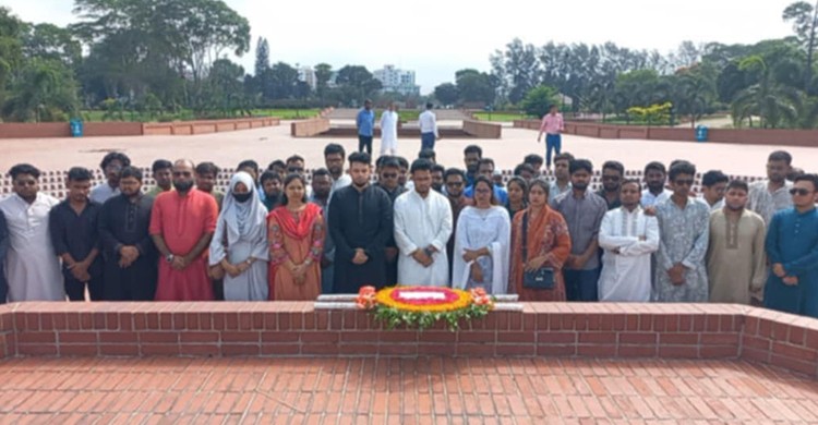 সাভারের জাতীয় স্মৃতিসৌধে জাতীয় যুবশক্তির শ্রদ্ধা নিবেদন