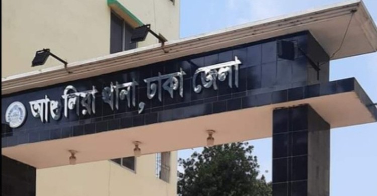 সাভারে মাদকের টাকা না পেয়ে মাকে কুপিয়ে হত্যা করলো ছেলে