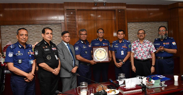অবসরে যাচ্ছেন অতিরিক্ত আইজি মতিউর রহমান