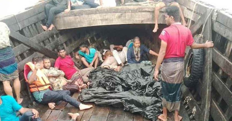 ৩৯ যাত্রী নিয়ে মেঘনা নদীতে ট্রলার ডুবি, নিখোঁজ ১৯