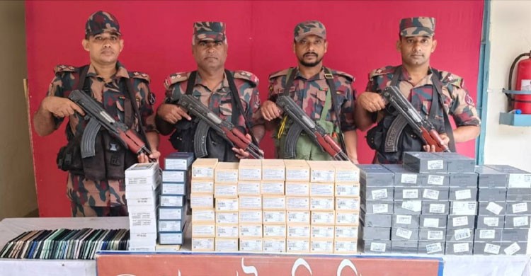 সুলতানপুর প্রায় দেড় কোটি টাকা মূল্যের বিভিন্ন প্রকার ভারতীয় পণ্যসহ ০৫ জন আটক