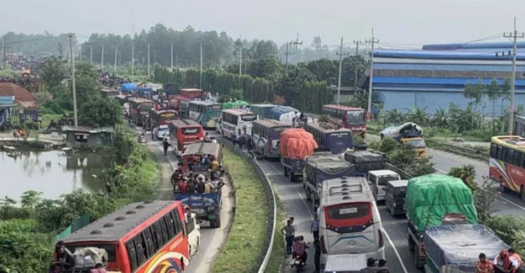 ঢাকা-টাঙ্গাইল মহাসড়কে ২৫ কিলোমিটার যানজট, সেতুতে টোল আদায়ে রেকর্ড