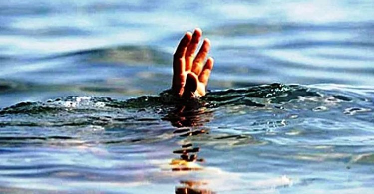 সন্তানকে বাঁচাতে নদীতে ঝাঁপ, প্রাণ গেল মায়ের