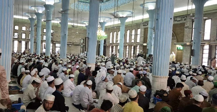 জাতীয় মসজিদে ঈদের প্রথম জামাত অনুষ্ঠিত, মুসল্লিদের ঢল