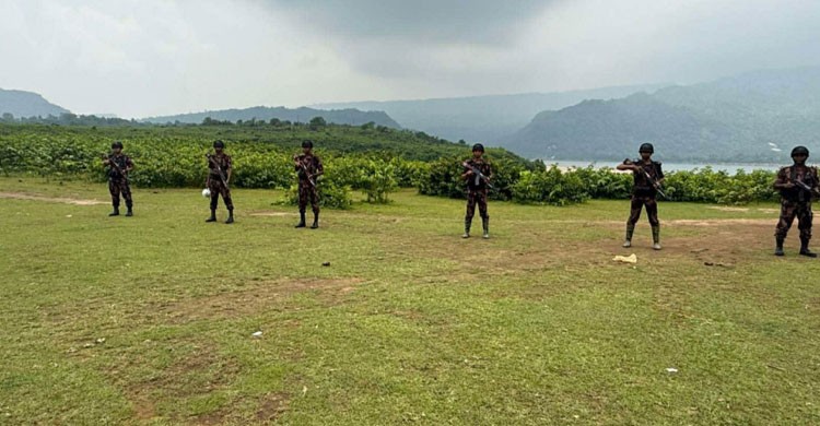 সুনামগঞ্জ সীমান্ত এলাকায় পর্যটকদের পদচারণায় মুখর, বিজিবির টহল জোরদার