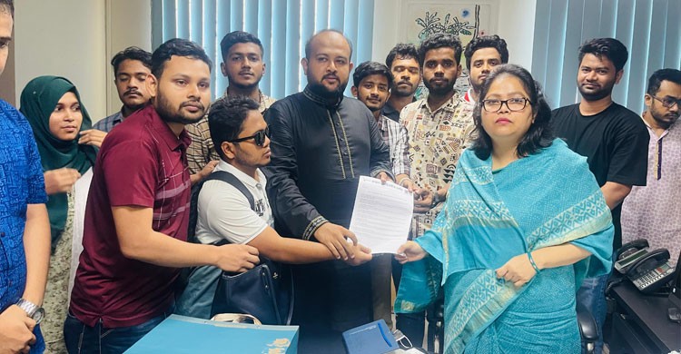ডাকসুতে ডাকসুতে নতুন পদসহ ৮ দফা দাবিতে ছাত্রদলনেতা হামিম-এর স্মারকলিপি প্রদান
