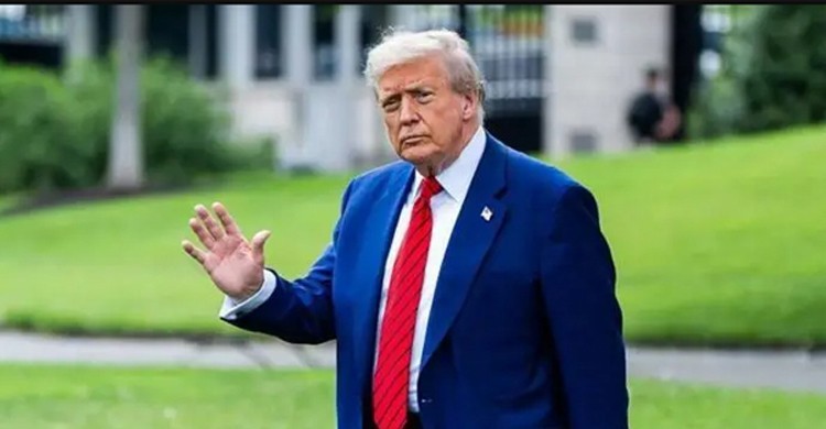ইরান শান্তিপূর্ণ হলে নিষেধাজ্ঞা প্রত্যাহারের ইঙ্গিত ট্রাম্পের
