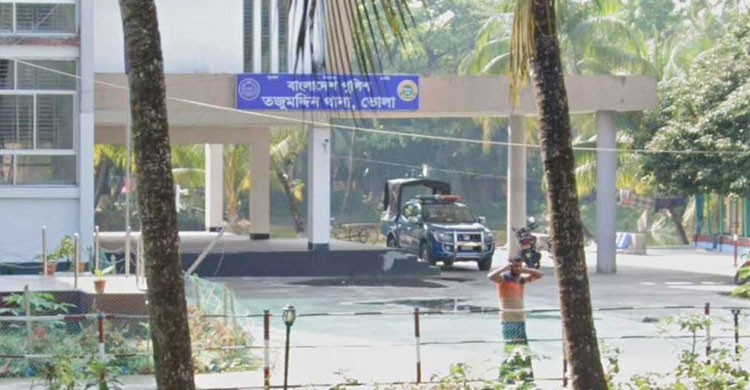 ভোলায় স্বামীকে আটকে মারধর ও স্ত্রীকে ‘দলবদ্ধ ধর্ষণের’ অভিযোগ