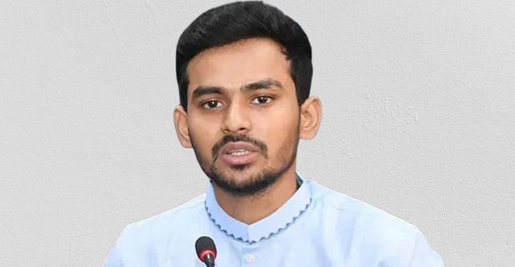 কুমিল্লা থেকে উপদেষ্টা আসিফ মাহমুদের নামে দুইটি অস্ত্রের লাইসেন্স ইস্যু হয়