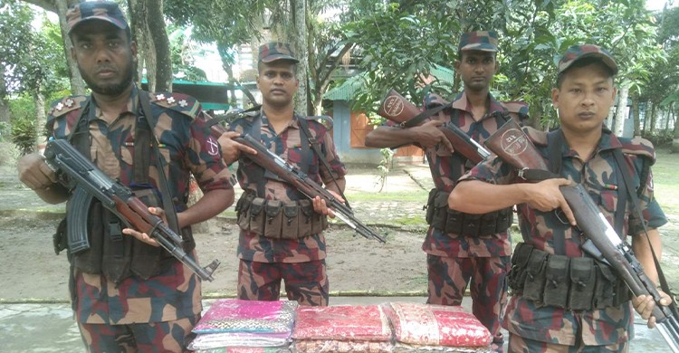 সাতক্ষীরা সীমান্তে প্রায় দশ লাখ টাকার ভারতীয় মালামাল আটক