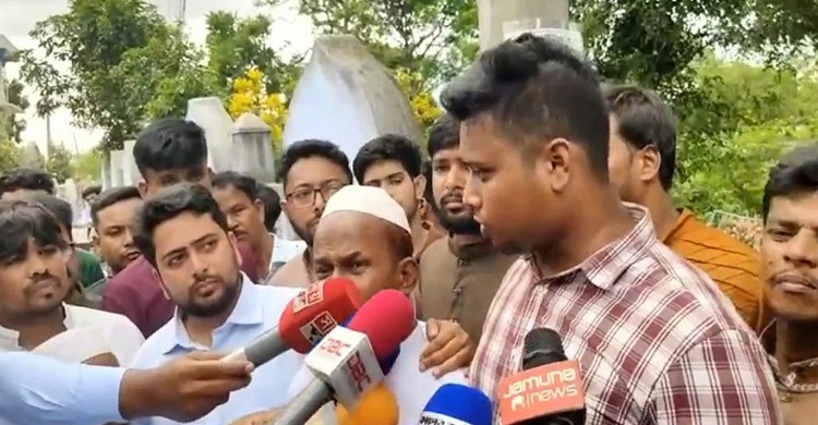 নতুন বাংলাদেশ গড়তে হলে সংবিধান বদলাতে হবে: হাসনাত আব্দুল্লাহ