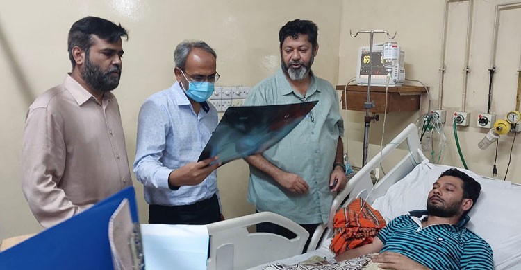 স্বাস্থ্যখাতে ফ্যাসিস্ট আমলে সুবিধাভোগী এবং দোসররা গুরুত্বপূর্ণ পদে বহাল রয়েছেন: ডা. রফিক