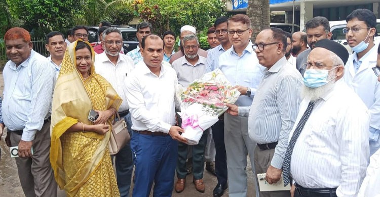 বগুড়ার শিবগঞ্জে ২টি স্বাস্থ্য কমপ্লেক্স পরিদর্শন করেন-স্বাস্থ্য সচিব