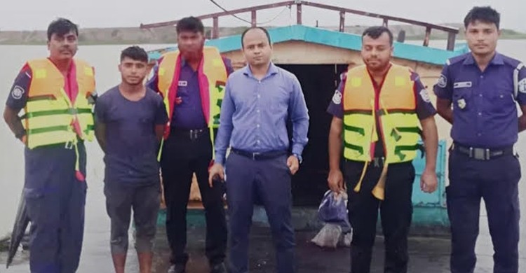খালিয়াজুরীতে অবৈধভাবে বালু উত্তোলনের অভিযোগে দুই লাখ টাকা জরিমানা