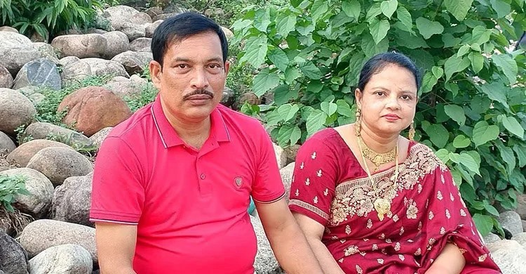 ৩০ বছর পর একসঙ্গে দাখিল পাস করলেন স্বামী-স্ত্রী