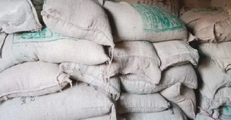 রামগতিতে ৬ বস্তা সরকারি চাল জব্দ