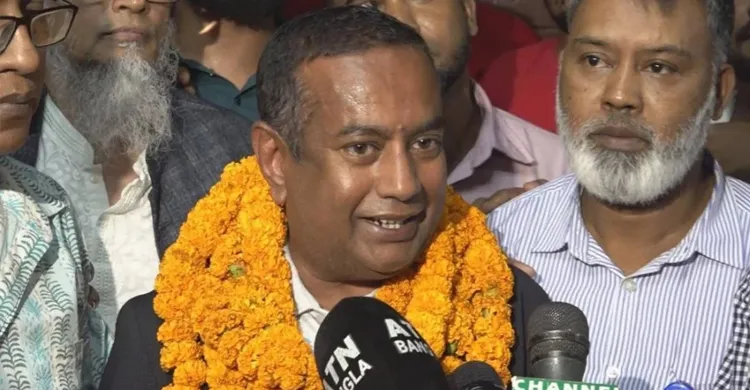দীর্ঘ ১৭ বছর পর দেশে ফিরলেন খালেদা জিয়ার সাবেক এপিএস সাংবাদিক আশিক ইসলাম