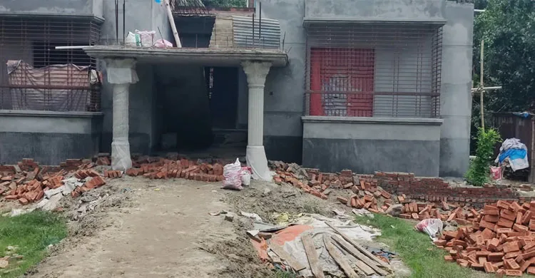 নরসিংদীতে চাঁদা না দেওয়ায় বাড়ি দখলের চেষ্টা, থানায় অভিযোগ