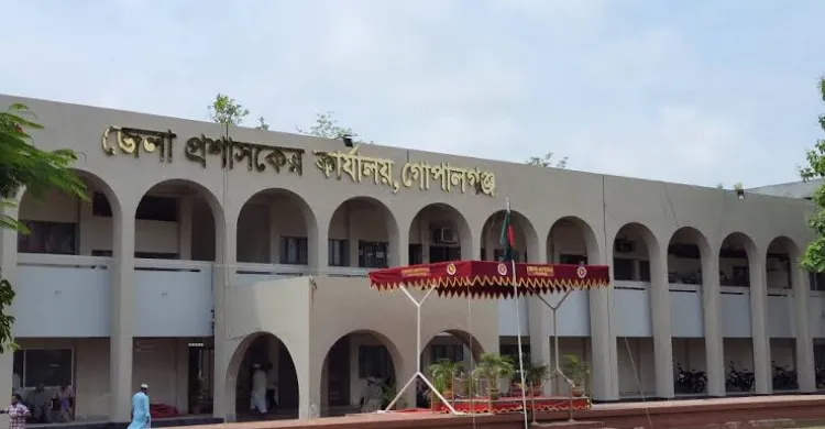 স্বাভাবিক হয়ে আসছে গোপালগঞ্জ, গণগ্রেপ্তারের অভিযোগ