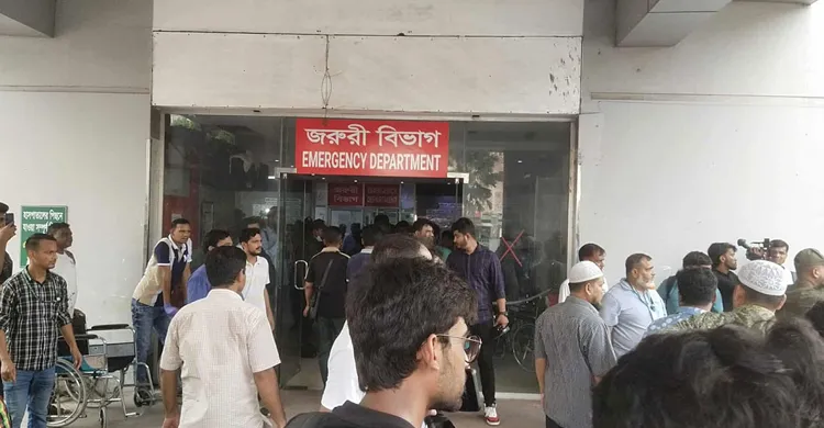 ছাত্র-ছাত্রীদের দগ্ধ দেহ দেখে মর্মান্তিক আহাজারি