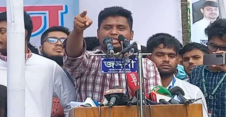 এবার স্বাস্থ্য উপদেষ্টার পদত্যাগ চাইলেন হাসনাত