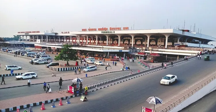 বিমানবন্দর ও সামরিক ঘাটিতে ঝুঁকিপূর্ণ ঢাকার আকাশ