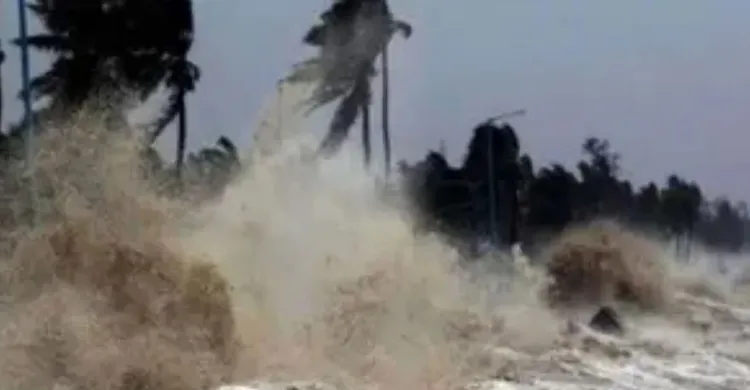 বরিশাল-ভোলা-বরগুনাসহ ১৫ জেলায় ৩ ফুট জলোচ্ছ্বাসের আশঙ্কা