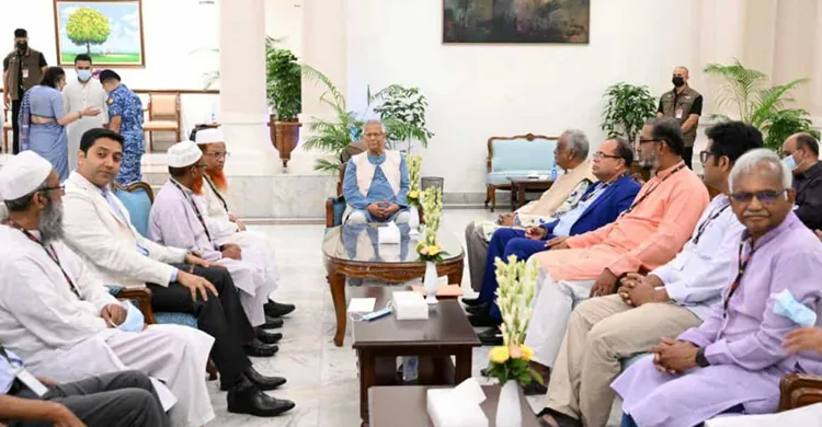 প্রধান উপদেষ্টার সঙ্গে বৈঠকে ১৪ রাজনীতিবিদ