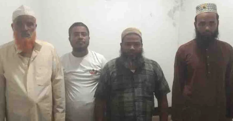 বড়াইগ্রামে চাঁদা না পেয়ে ১০ দোকানে তালা দেওয়ার অভিযোগে জামায়াত নেতাসহ গ্রেপ্তার ৪