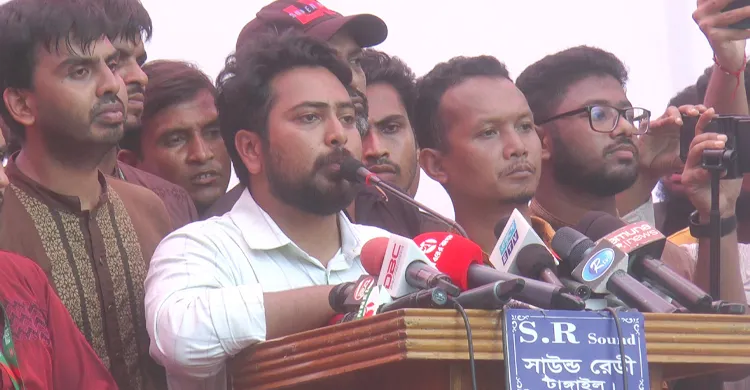 পিন্ডি ভেঙেছি দিল্লির দাসত্ব করার জন্য নয়: নাহিদ ইসলাম