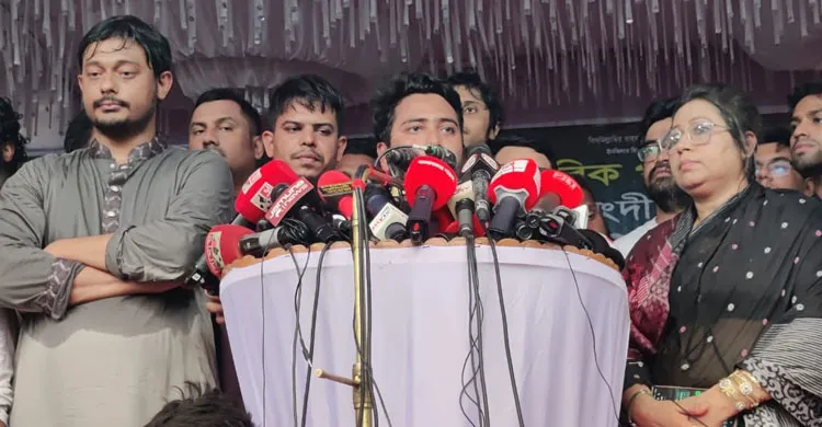 সন্ত্রাস, চাঁদাবাজমুক্ত বাংলাদেশের দাবিতে আমাদের রাজপথে নামতে হচ্ছে: নাহিদ