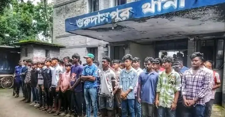 নাটোরে ডিজে পার্টিতে যাওয়ায় ৫৭ কিশোর আটক, ১২ জনের বিরুদ্ধে মামলা