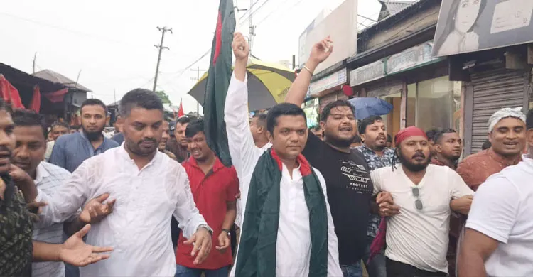 বৈরী আবহাওয়া উপেক্ষা করে নবীনগরে বিএনপির বিজয় মিছিল