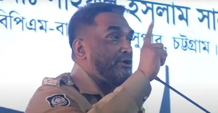 পুলিশ সুপারের বক্তব্য নিয়ে বিতর্ক, কিছুই জানেন না স্বরাষ্ট্র উপদেষ্টা
