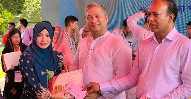 তরুণ মেধার স্বীকৃতি স্বরূপ কাপাসিয়ায় কৃতি শিক্ষার্থীদের সংবর্ধনা
