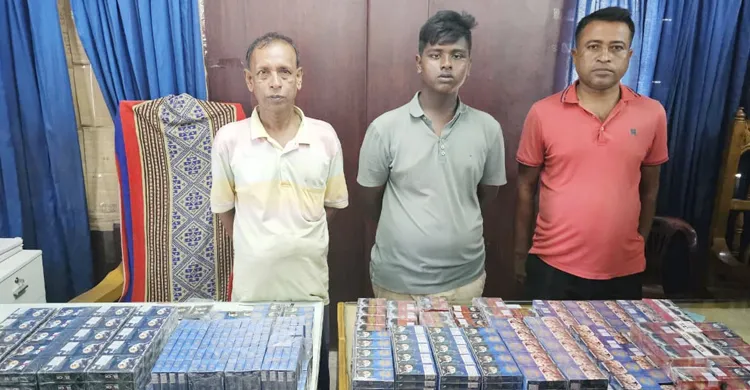ভোলায় শুল্ক ফাঁকি দেওয়া অবৈধ সিগারেটসহ আটক ৩