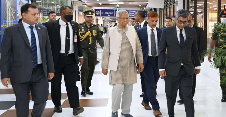 তিন দিনের সফরে মালয়েশিয়া পৌঁছেছেন প্রধান উপদেষ্টা ইউনূস