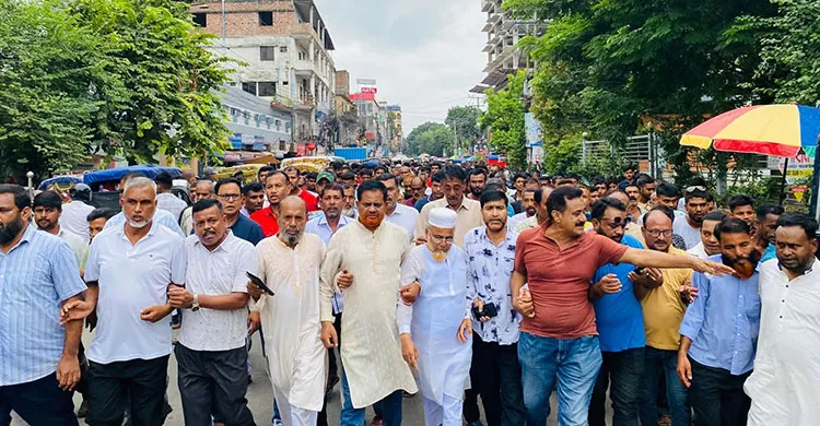 ‎পাবনায় অনির্দিষ্টকালের জন্য ডাকা পরিবহণ ধর্মঘট প্রত্যাহার