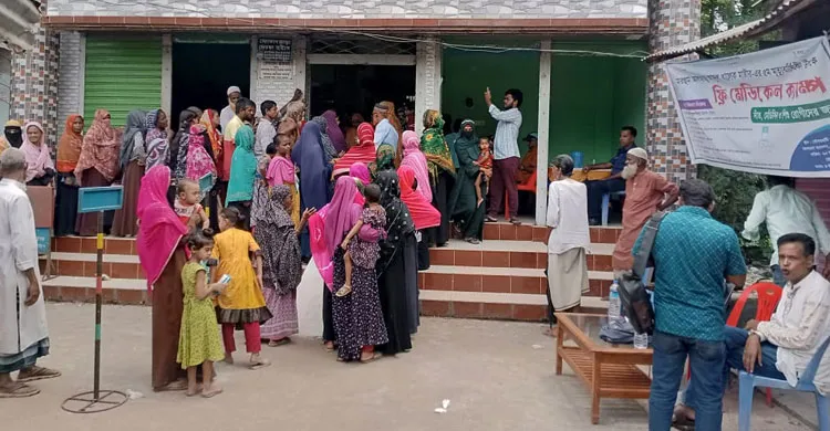 নেত্রকোনায় দিনব্যাপী ফ্রি মেডিকেল ক্যাম্প, ৫ শতাধিক রোগীকে চিকিৎসা ও ওষুধ বিতরণ
