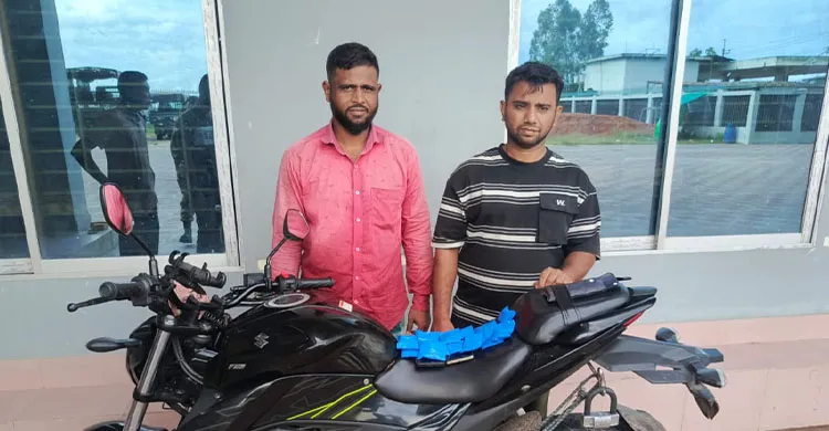 বাঁশখালীতে সেনা অভিযানে আটক দুই মাদক কারবারি