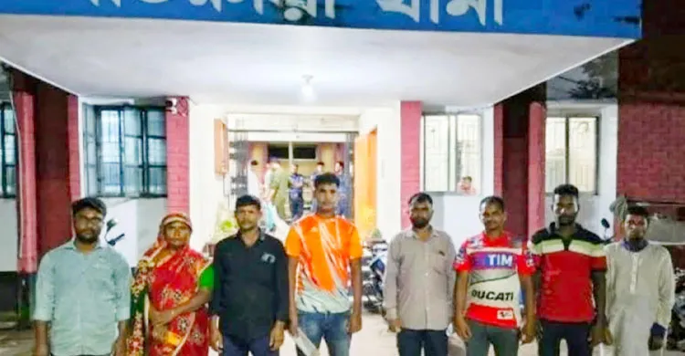 ভারতে আটক ৫ বাংলাদেশিকে বিজিবির কাছে হস্তান্তর করেছে বিএসএফ