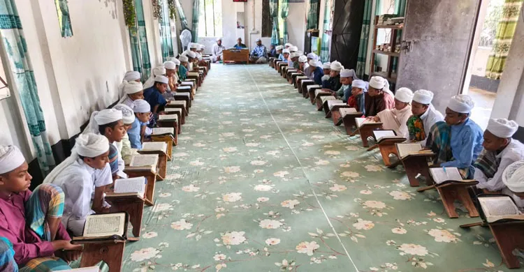 রূপগঞ্জে হাসান আলীর সুস্থতা কামনায় বিভিন্ন মসজিদ-মাদরাসায় একশত কোরআন খতম ও দোয়া মাহফিল অনুষ্ঠিত