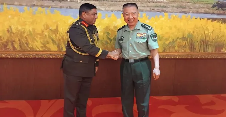 চীন সফর শেষে দেশে প্রত্যাবর্তন করলেন সেনাবাহিনী প্রধান
