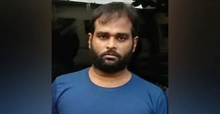 পুলিশের গাড়িতে হামলা করে শীর্ষ সন্ত্রাসী সুমনকে ছিনিয়ে নিয়েছে দুর্বৃত্তরা